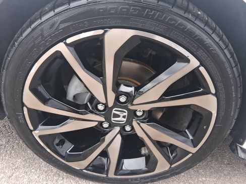 Used 2018 Honda Civic Sport image 10