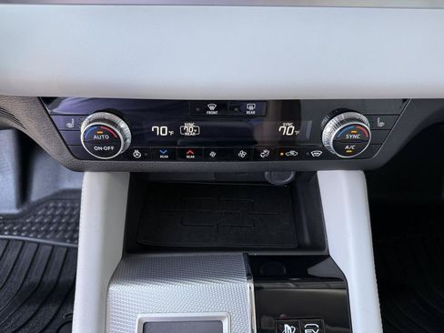 Used 2025 Mitsubishi Outlander SEL Plug-In Hybrid AWD/4WD image 23