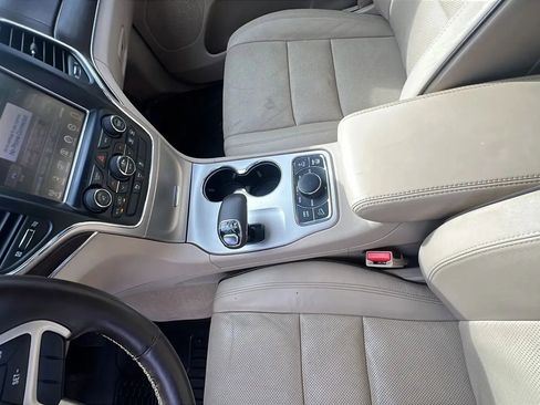 Used 2014 Jeep Grand Cherokee Overland image 26