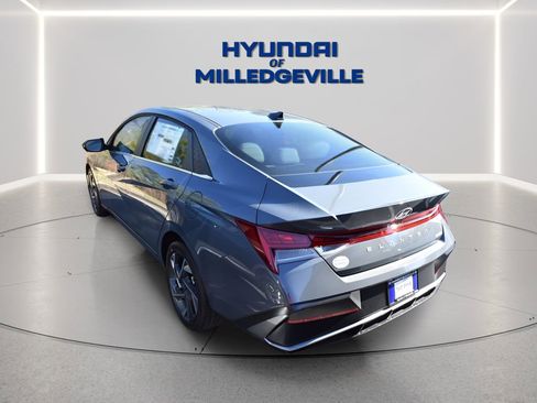 New 2026 Hyundai Elantra Limited FWD image 4