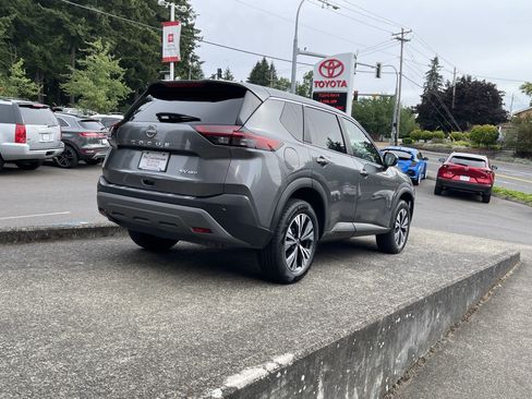 Used 2022 Nissan Rogue SV AWD/4WD image 8