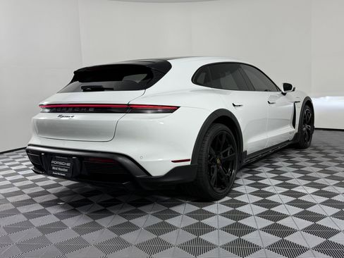 Used 2022 Porsche Taycan 4 Cross Turismo image 9