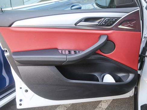 Certified 2023 BMW X4 xDrive30i w/ Premium Package image 17