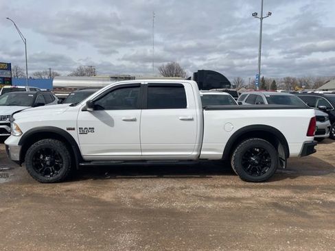 Used 2019 RAM 1500 Big Horn AWD/4WD image 1