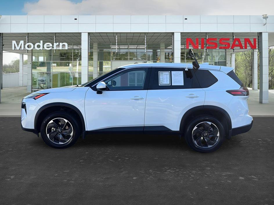 Certified 2025 Nissan Rogue SV AWD/4WD image 2
