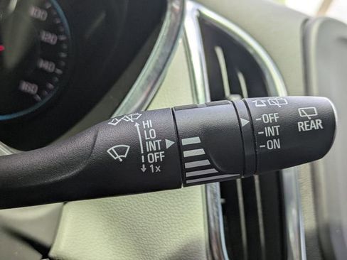 Used 2022 Chevrolet Equinox LT image 28