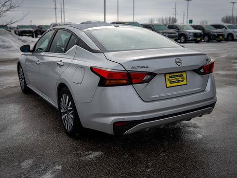 Used 2024 Nissan Altima 2.5 SV image 8