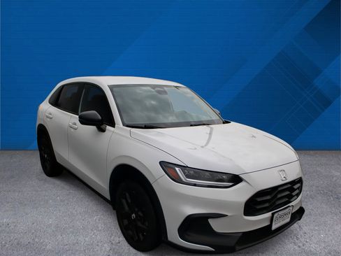 Used 2023 Honda HR-V Sport image 2