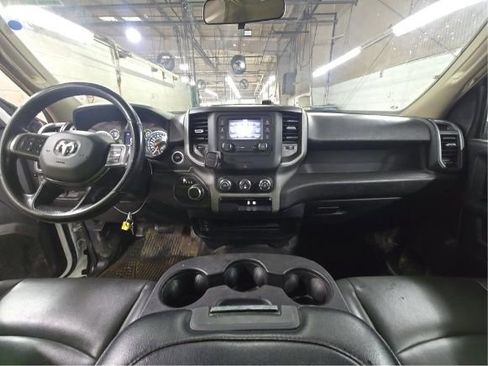 Used 2020 RAM 2500 Tradesman w/ Chrome Appearance Group RWD image 6