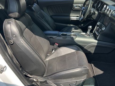 Used 2019 Ford Mustang GT Premium w/ GT Performance Package RWD image 11