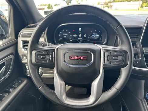 Used 2024 GMC Yukon XL SLT image 24