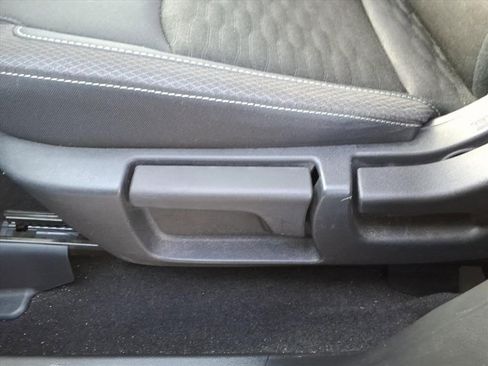 Used 2024 Nissan Pathfinder S image 12