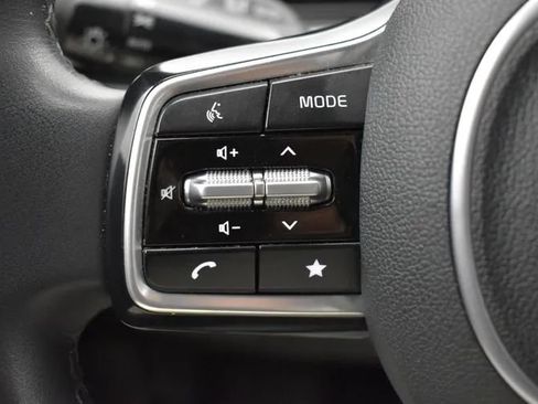 Used 2024 Kia Sorento S FWD image 24