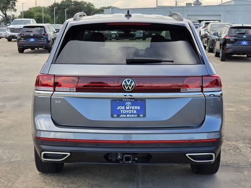 Used 2024 Volkswagen Atlas SE w/ Black Wheel Package FWD image 8
