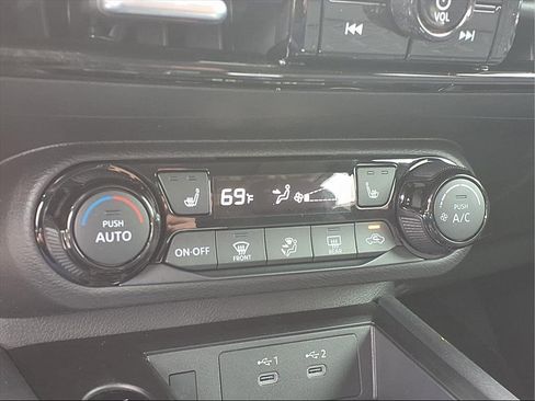 New 2026 Nissan Kicks SV image 20