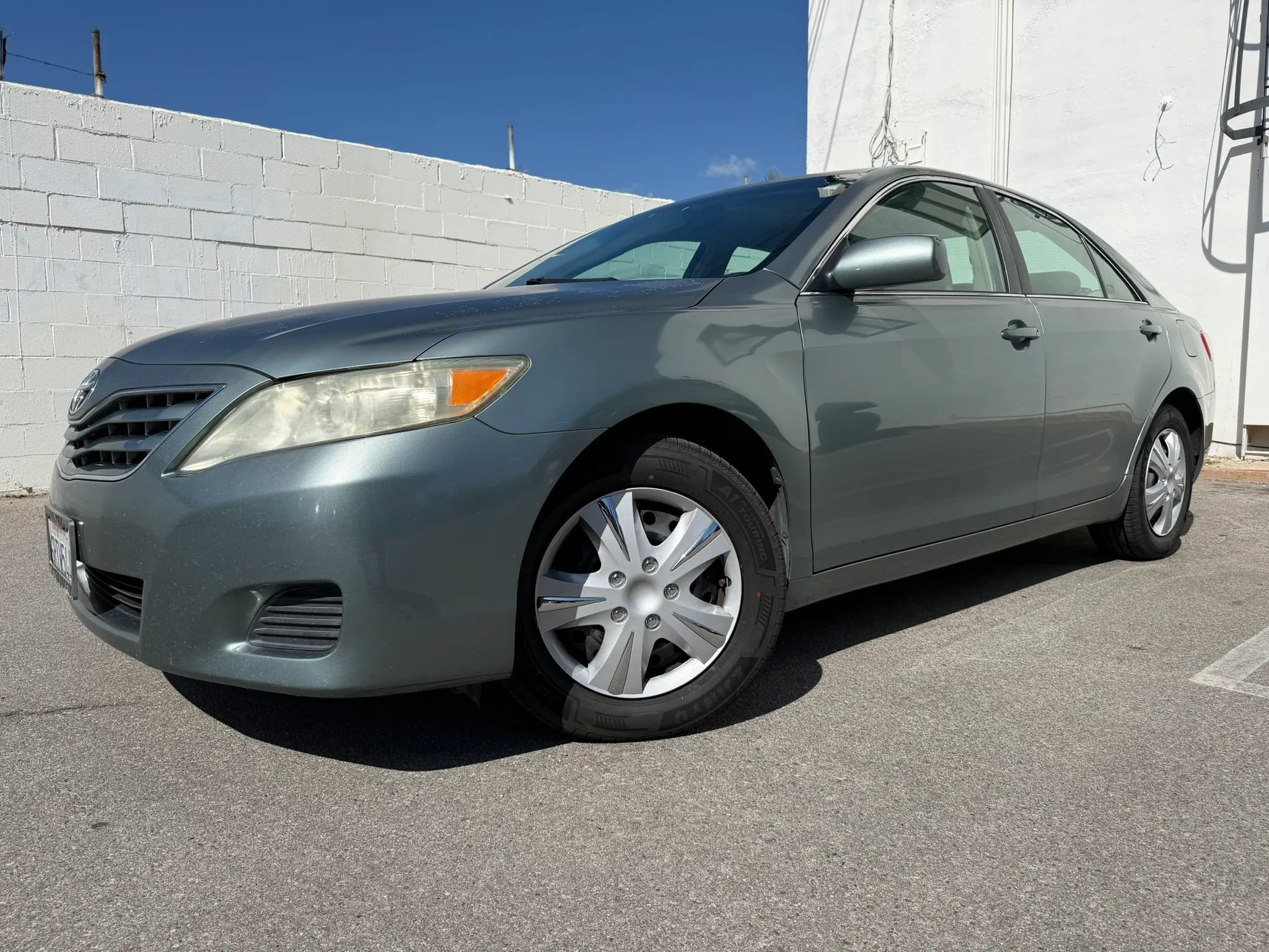 Used 2011 Toyota Camry LE FWD image 13
