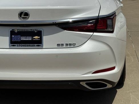 Used 2025 Lexus ES 350 w/ Premium Package FWD image 6
