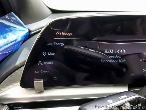 New 2025 Cadillac Lyriq Luxury image 13