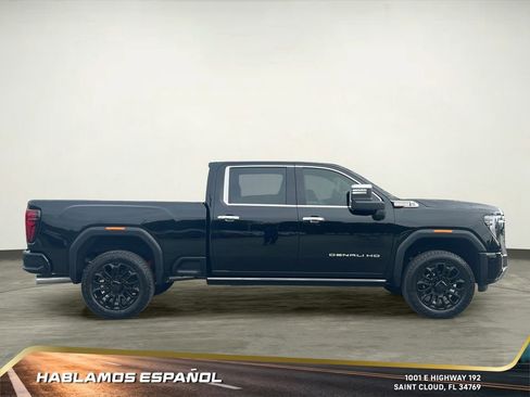 New 2026 GMC Sierra 2500 Denali w/ Denali Reserve Package image 8