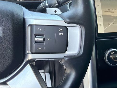 Used 2022 Land Rover Discovery S image 36