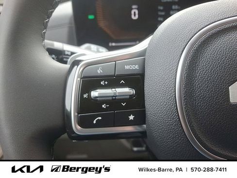 New 2026 Kia Carnival EX image 18