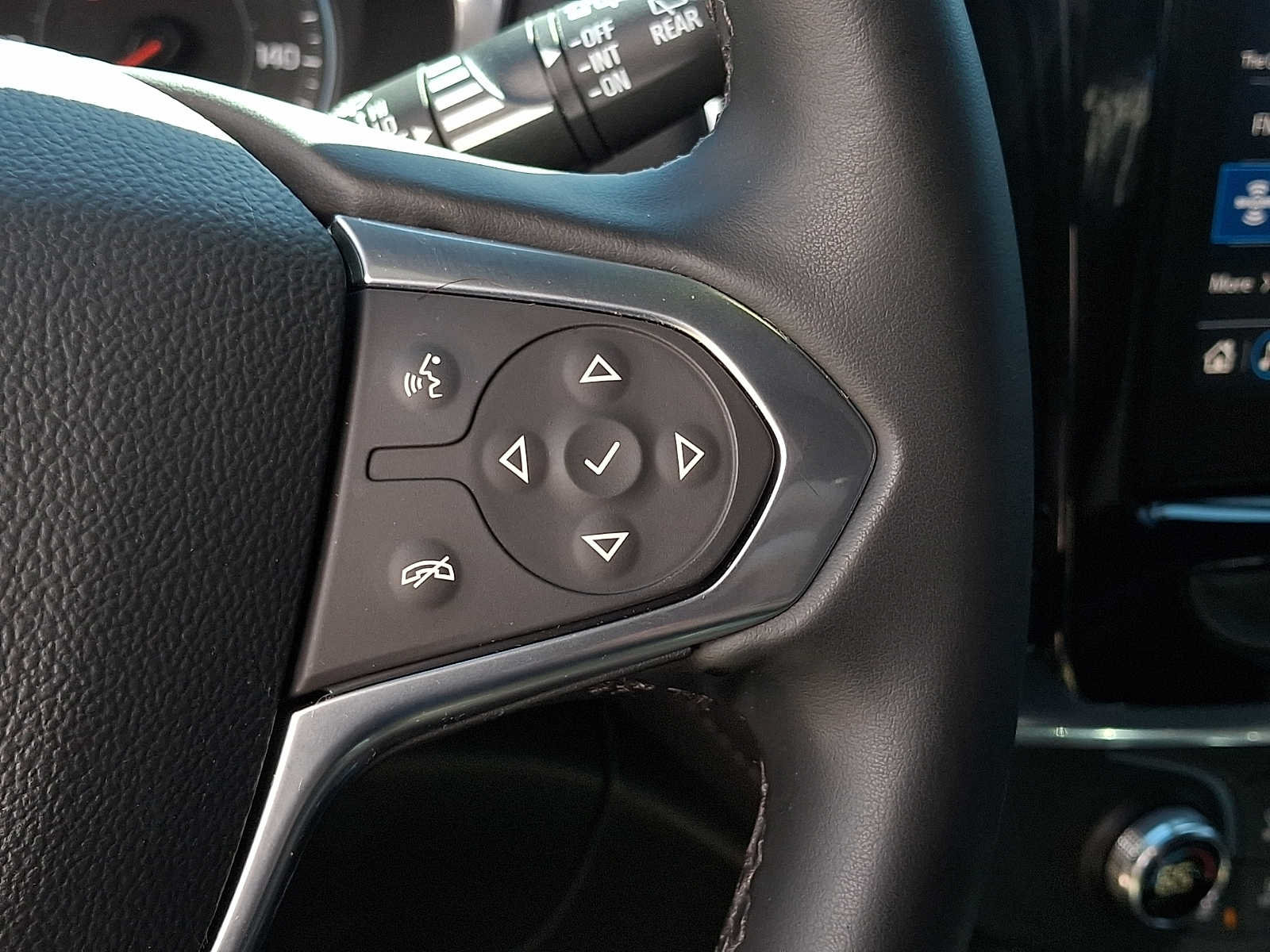 Used 2023 Chevrolet Traverse LT w/ LPO, Floor Liner Package AWD/4WD image 22