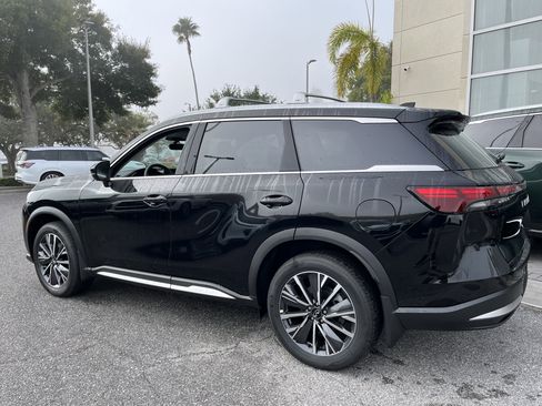 Certified 2026 INFINITI QX60 Luxe w/ Family Package FWD image 3