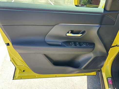 New 2026 Nissan Kicks SR w/ SR Premium Package FWD image 17