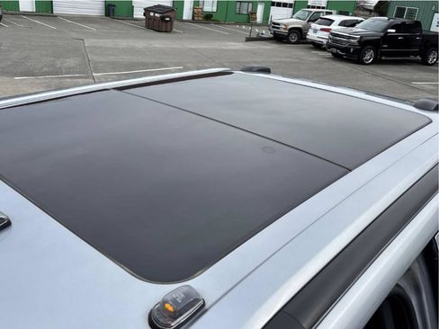 Used 2024 Ford F350 Lariat w/ Sport Appearance Package image 3