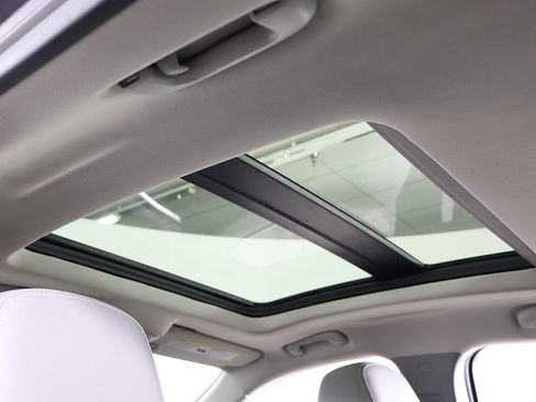 Used 2018 Chevrolet Impala LT image 19