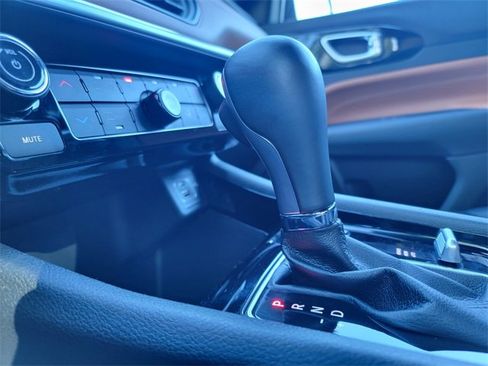 Certified 2024 Jeep Compass Limited image 30