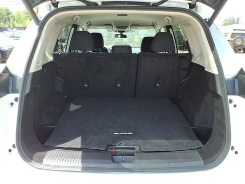 Used 2024 Nissan Rogue SV AWD/4WD image 12