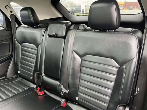 Used 2015 Ford Edge SEL w/ Equipment Group 201A image 26