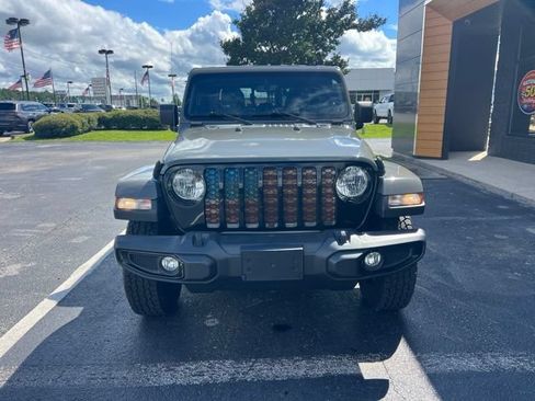 Used 2022 Jeep Gladiator Sport AWD/4WD image 3
