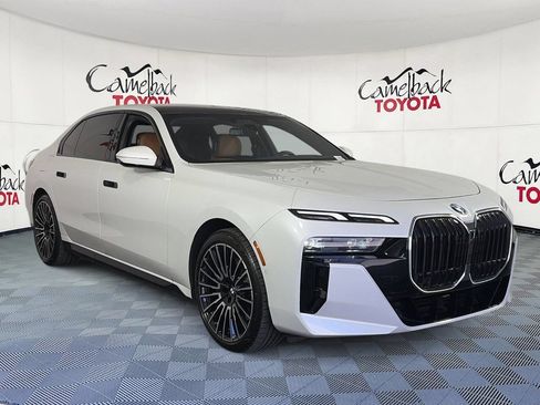 Used 2024 BMW 740i RWD image 3