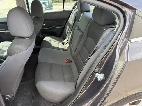 Used 2016 Chevrolet Cruze LT w/ Technology Package FWD image 15