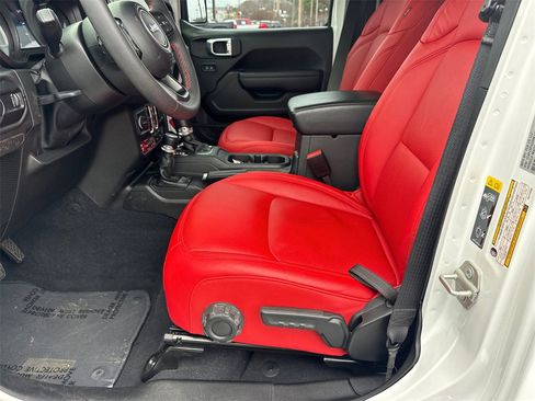 Used 2024 Jeep Wrangler Unlimited Rubicon image 10