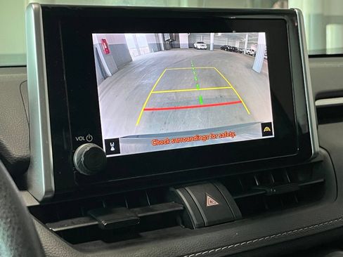 Used 2023 Toyota RAV4 XLE AWD/4WD image 21
