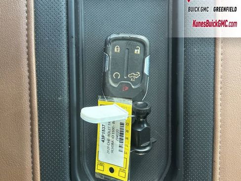 Used 2020 Chevrolet Silverado 1500 High Country w/ Technology Package image 24