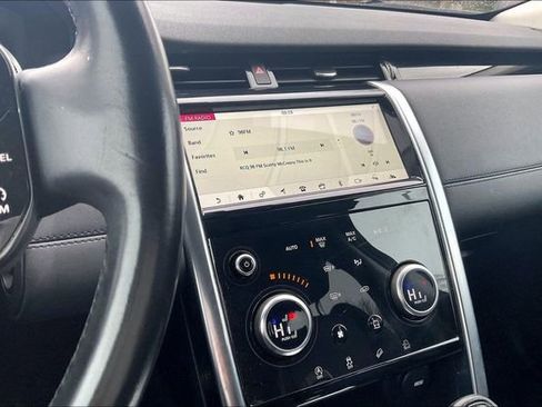Used 2020 Land Rover Discovery Sport S image 6