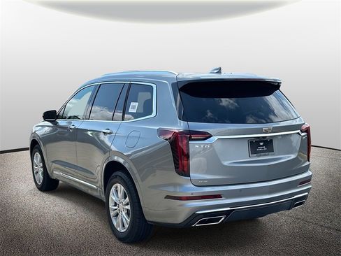 New 2025 Cadillac XT6 Luxury image 4