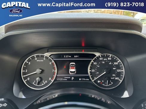 Used 2023 Nissan Rogue SV image 24