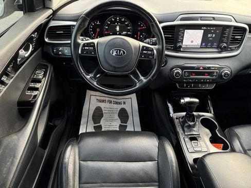 Used 2019 Kia Sorento SX image 9