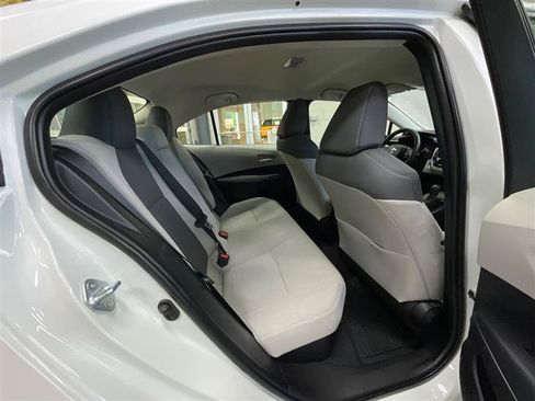 Used 2021 Toyota Corolla LE FWD image 27