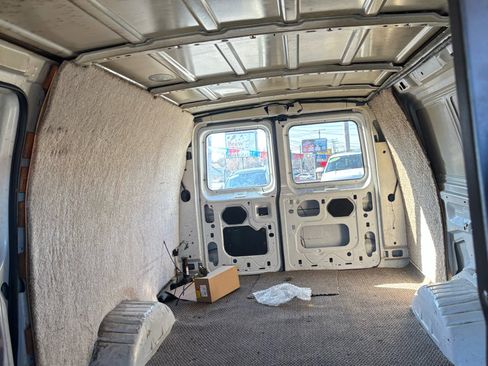 Used 2003 Ford E-350 and Econoline 350 Extended Super Duty image 5