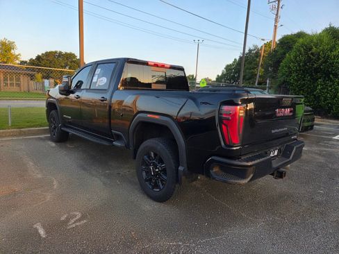 Used 2024 GMC Sierra 2500 AT4 w/ AT4 Premium Plus Package AWD/4WD image 7