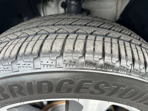 Used 2025 Honda Pilot Touring image 14