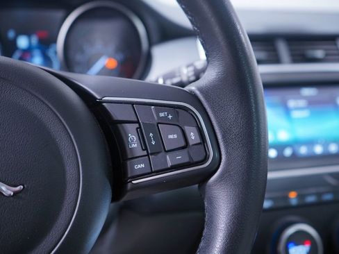 Used 2018 Jaguar E-PACE S image 21