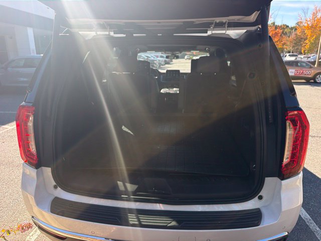 Used 2021 GMC Yukon SLT w/ SLT Luxury Plus Package AWD/4WD image 6