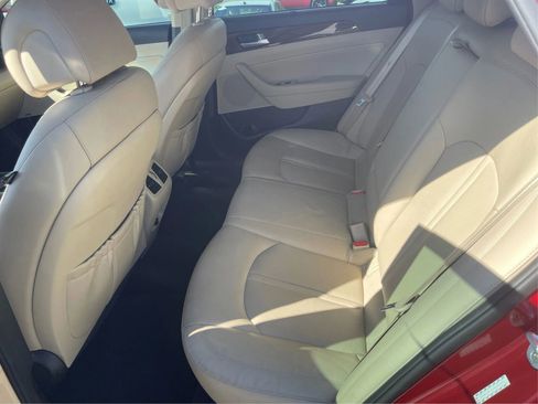 Used 2016 Hyundai Sonata Limited w/ Option Group 02 FWD image 9